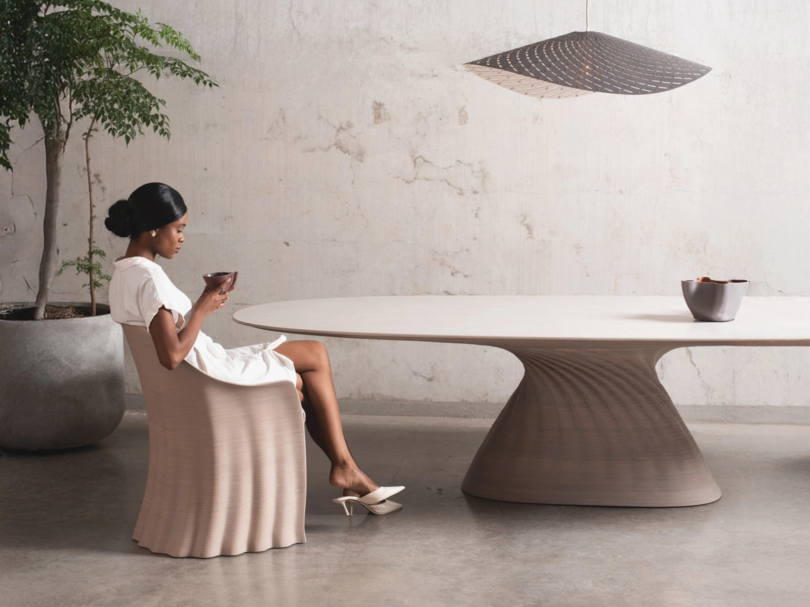 Phi dining chair