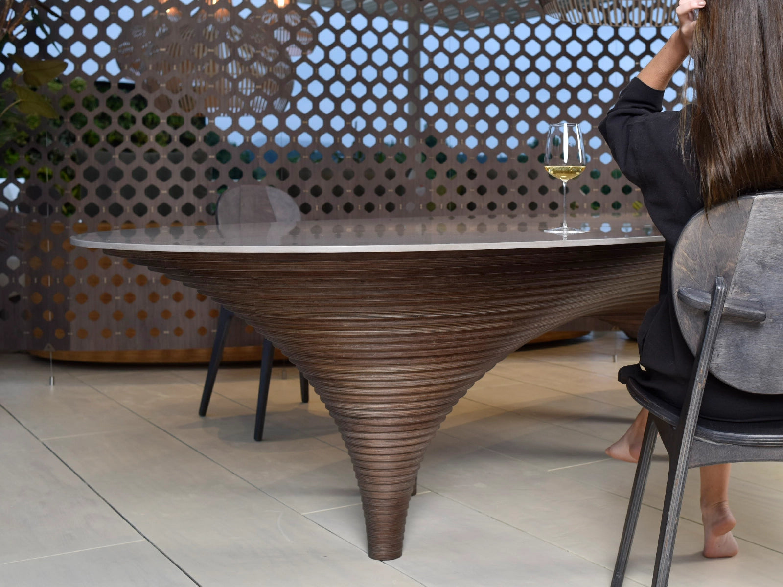 Dumbo dining table