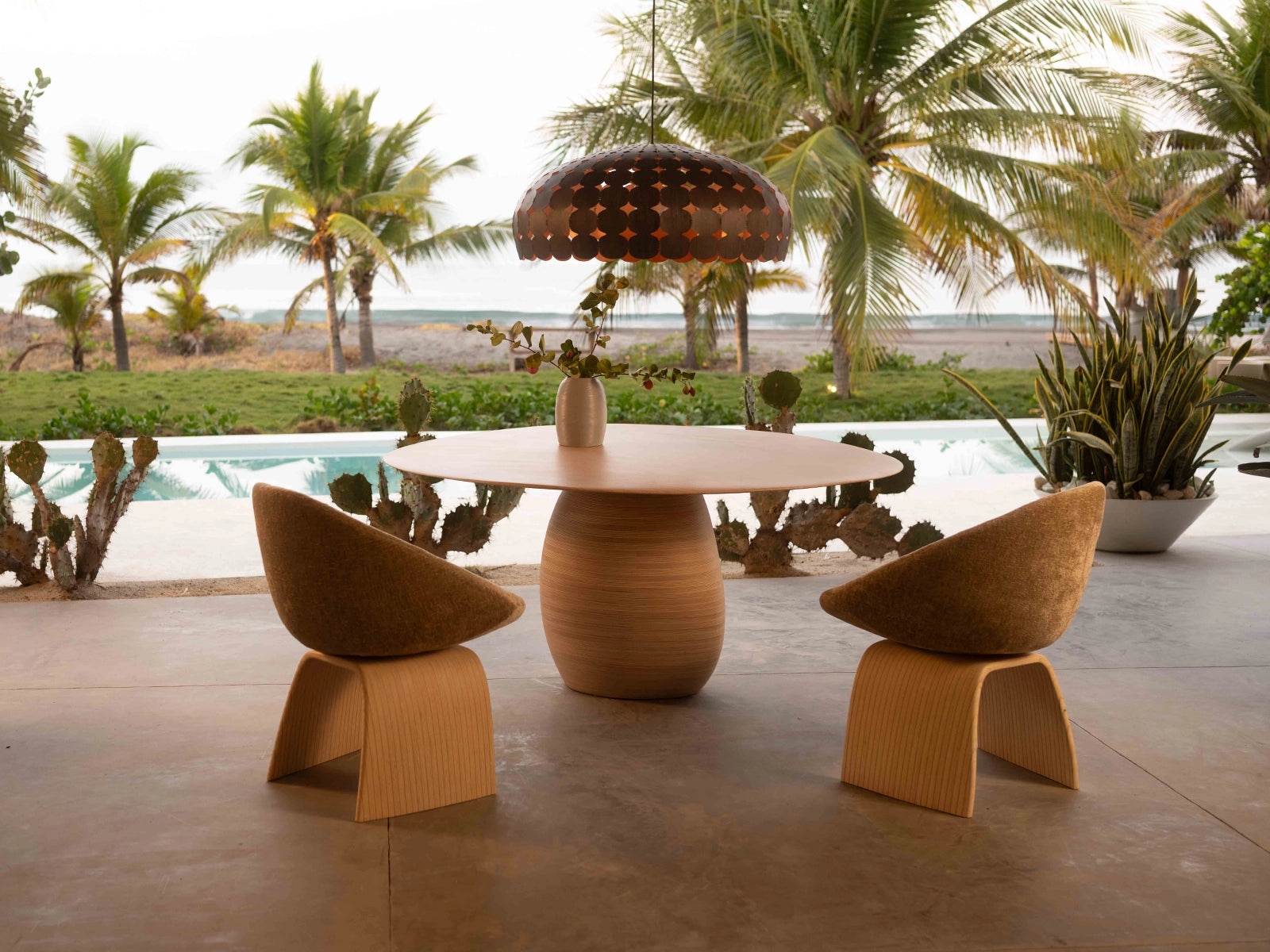 Toko dining table small