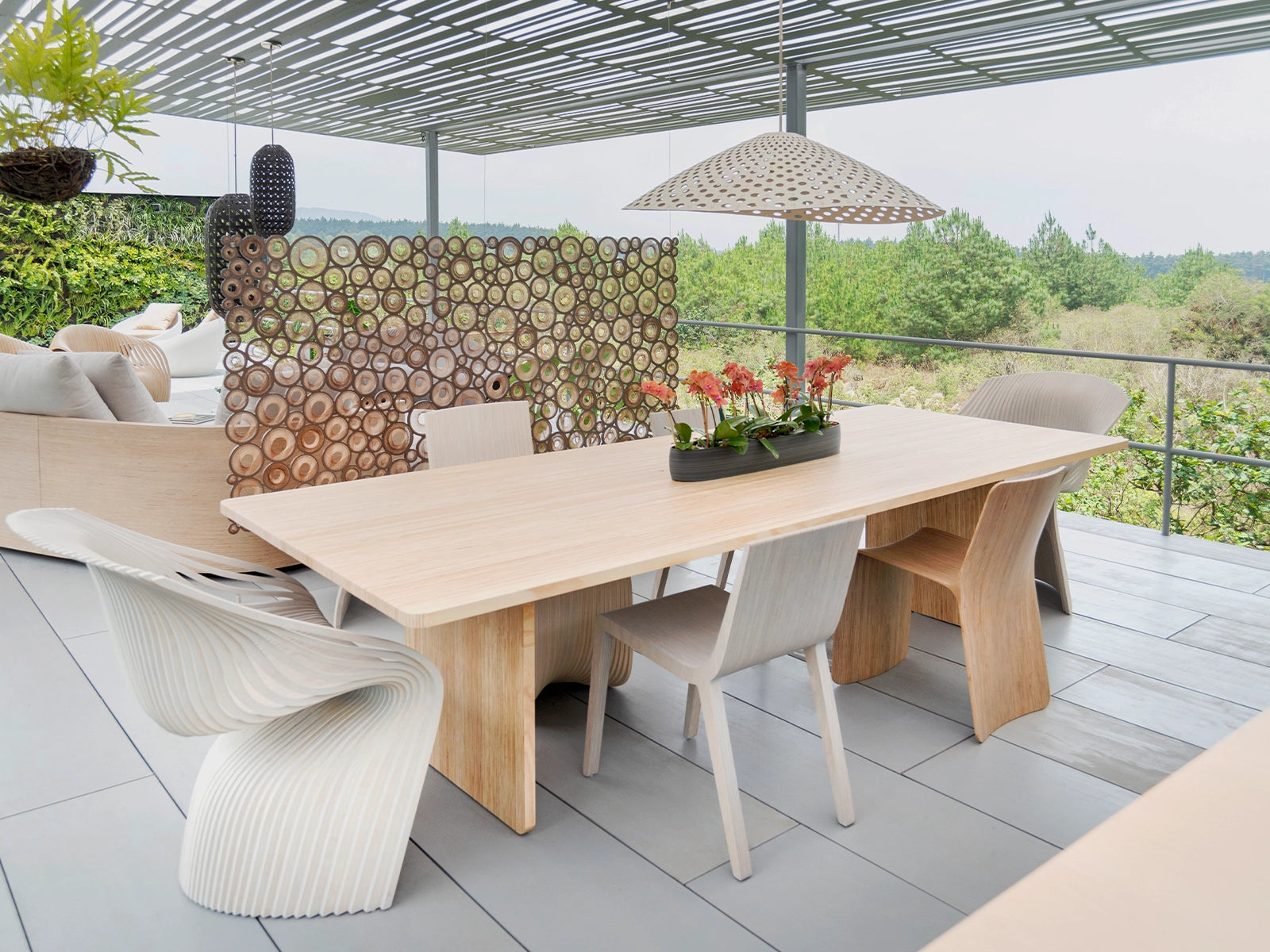 Sisan dining table small