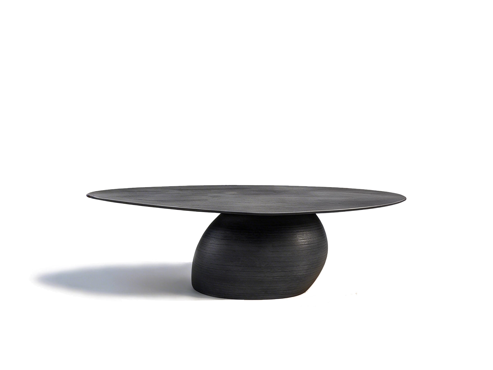 Toko dining table medium