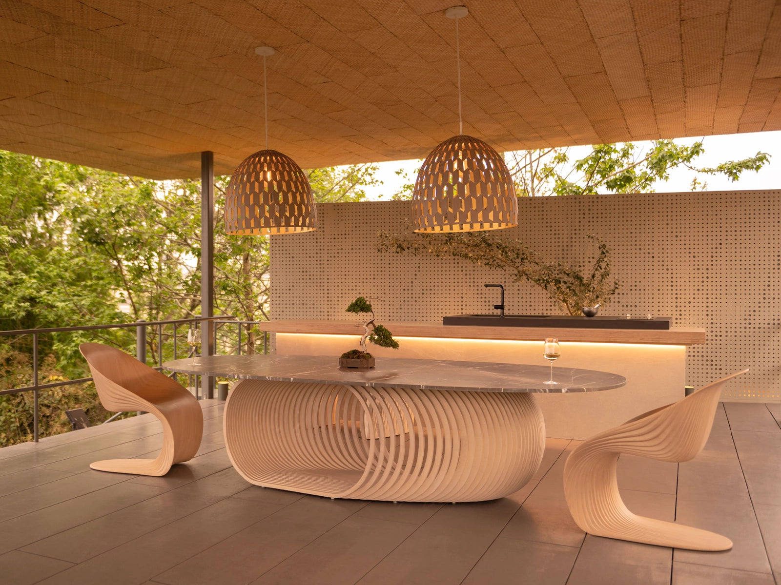 Mola dining table medium