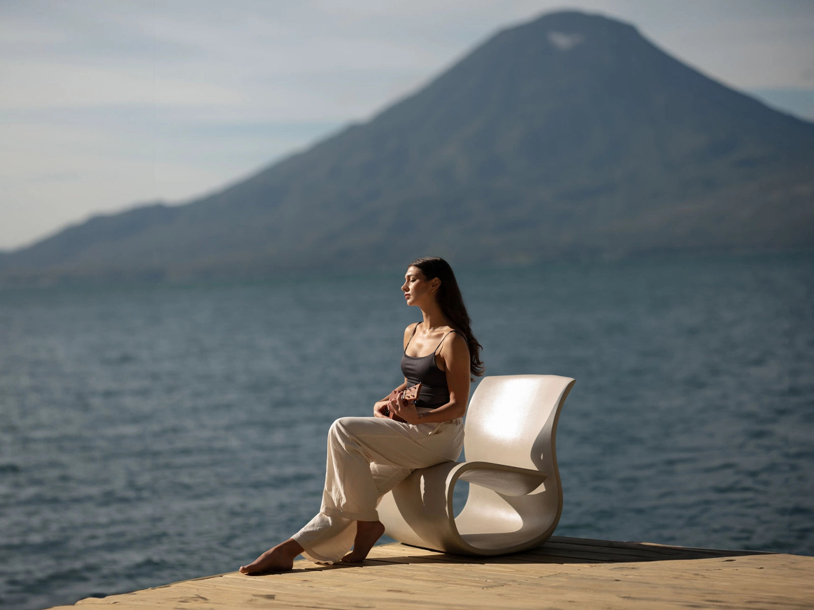 Riddle fiber rest chair