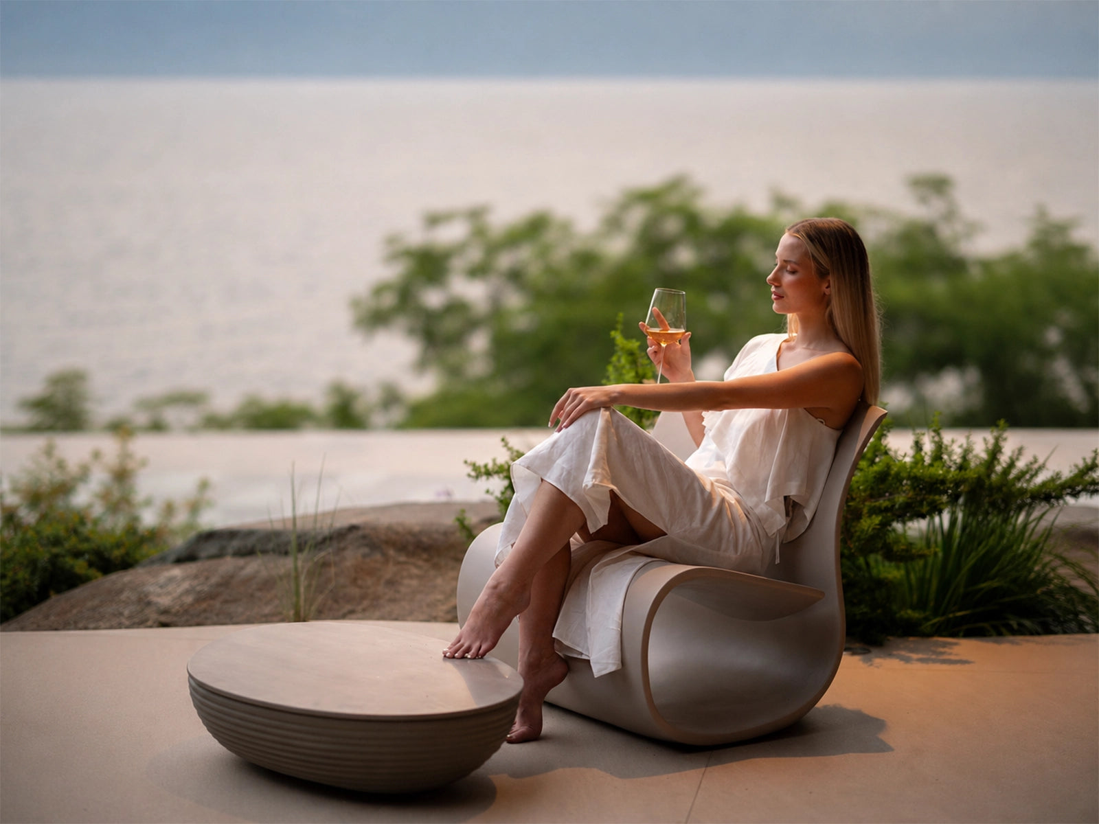 Riddle fiber rest chair